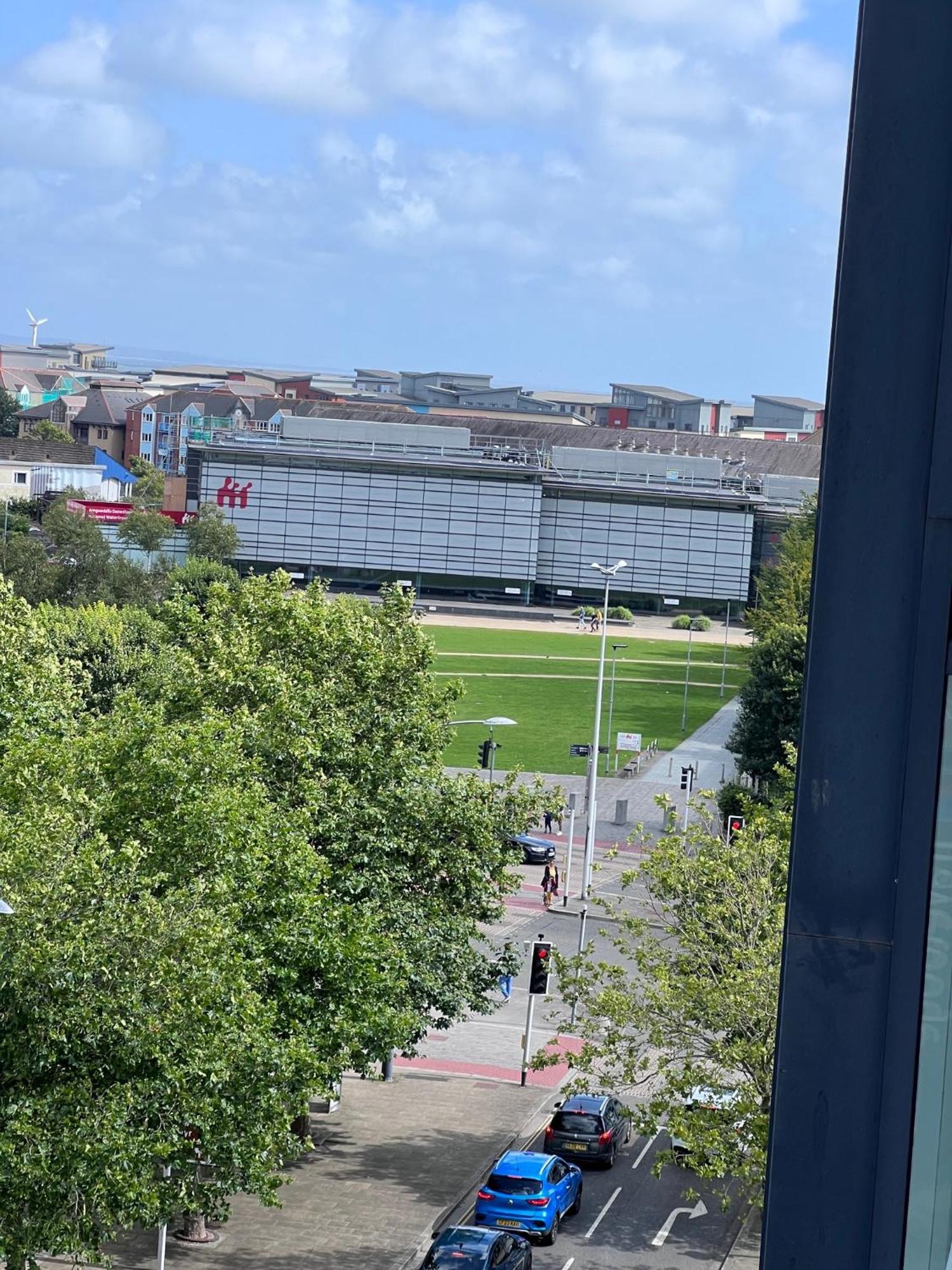 Great City Centre Getaway Apartment 2 Bed Near The Beach And Shopping Area Swansea Exteriör bild