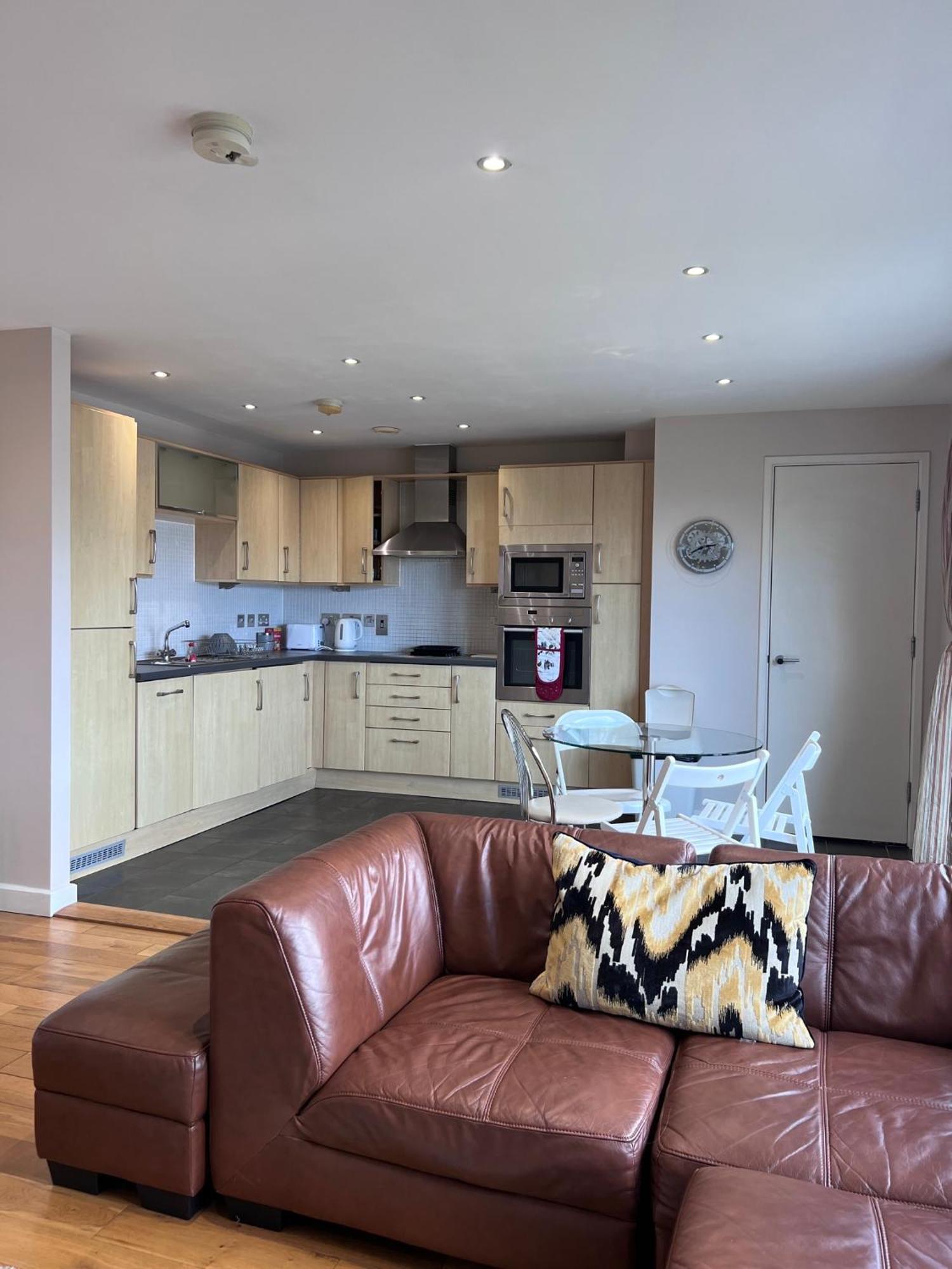 Great City Centre Getaway Apartment 2 Bed Near The Beach And Shopping Area Swansea Exteriör bild