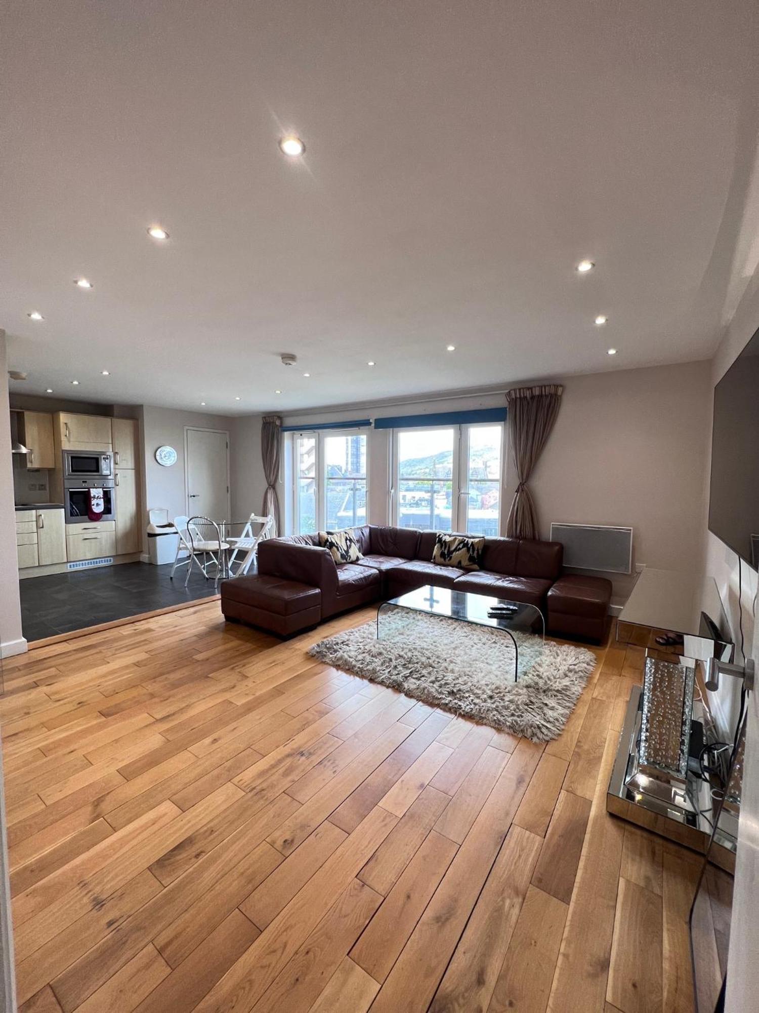Great City Centre Getaway Apartment 2 Bed Near The Beach And Shopping Area Swansea Exteriör bild